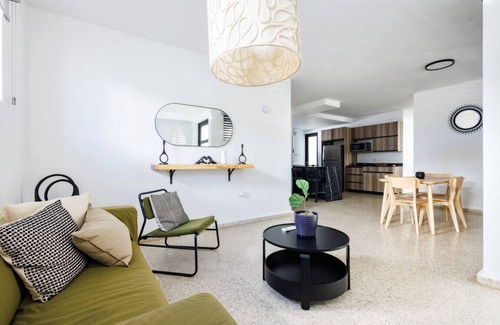 Hato Rey House | Relax in Style | Central Apt for 6 - Unit 1