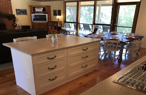 Taylor Bay House | Relax In Taylor Bay Lake Eildon