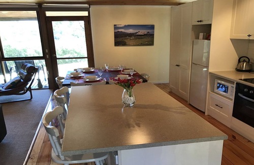 Taylor Bay House | Relax In Taylor Bay Lake Eildon