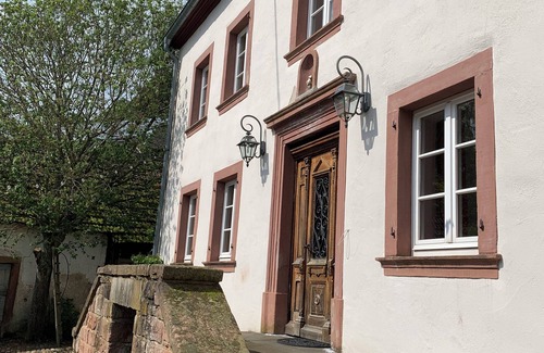 Basberg House | Relax in the 350 year old estate for up to 11 people