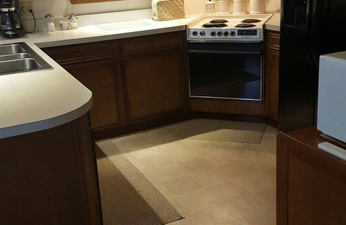 Long Beach House | Relax in the Comfort Of Your Private Guest House.
