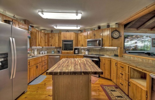 Epworth Cabin | Relax in the hot tub with sounds from the nearby creek! - Bear Naked Hideaway