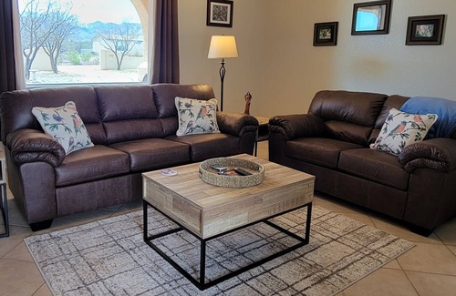 Sierra Vista Southeast House | Relax in The Hummingbird Capital of the USA. Spacious Kitchen, Mountain Views