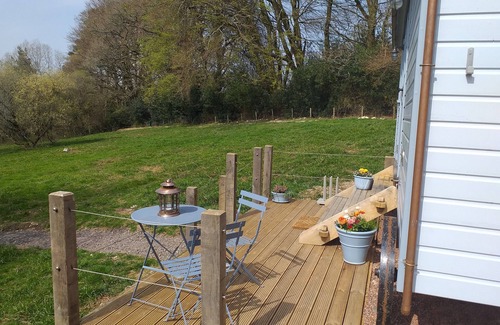 West Buckland Cabin | Relax in The Old Rose Shepherd Hut and Hot Tub !