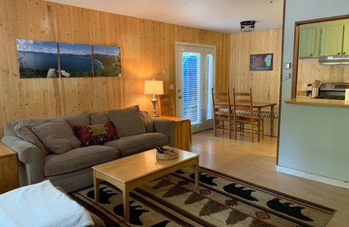 Tahoma House | Relax in the Tahoma woods at the Boundless Bear Cabin