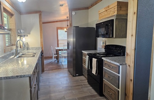 Bowie House | Relax in the wilderness at Bowie Acres