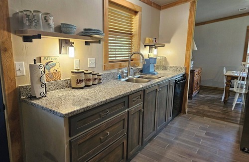 Bowie House | Relax in the wilderness at Bowie Acres