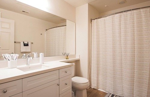 Las Flores Apartment | Relax in OC! attached to scenic walking trail & shops close by