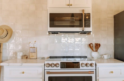 Joshua Tree House | Relax in your secluded oasis with luxury amenities. Retreat and recharge in your private haven