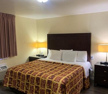 Medford Hotel | Relax Inn of Medford