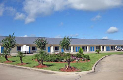 Angleton Hotel | Relax Inn & Suites