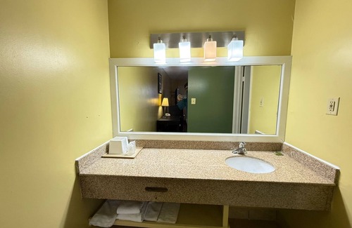 Hampton Hotel | Relax Inn