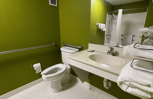 McRae Hotel | Relax Inn