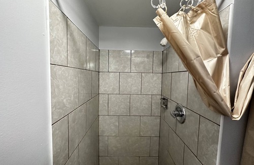 Saginaw Hotel | Relax Inn