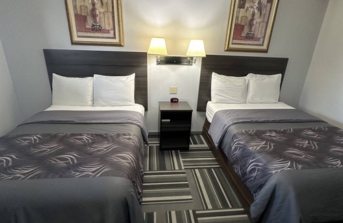 Saginaw Hotel | Relax Inn