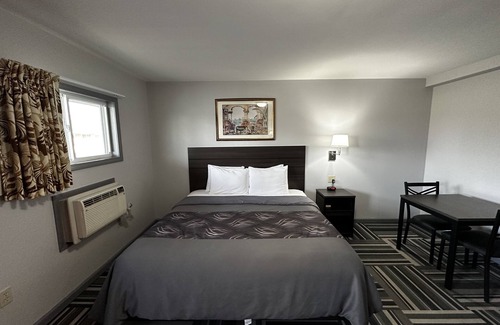 Saginaw Hotel | Relax Inn