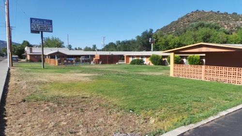 Yreka Hotel | Relax Inn Yreka