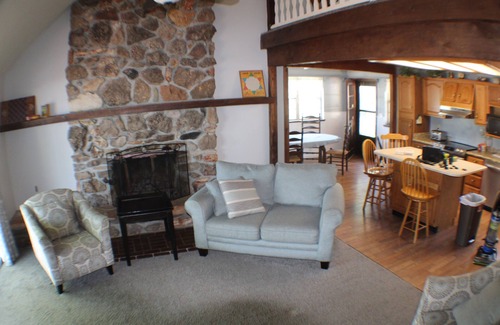 Climax Springs House | Relax, just 3 steps to the lake! Great Outdoor space. Dock with boat parking. n