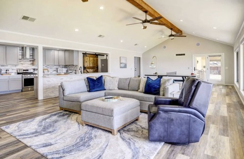 San Angelo House | Relax lakeside at Lake Nasworthy