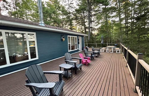 LaBelle Cabin | Relax Lakeside! Family Friendly Cottage!nBeaverdam Lake, Labelle Nova Scotia