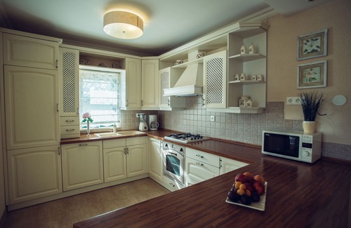 Donji Prolozac Villa | RELAX LUXURY VILLA, AMAZING MOUNTAIN VIEW, HEATED POOL, GYM, SPORTS GROUND