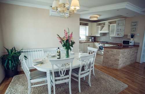 Donji Prolozac Villa | RELAX LUXURY VILLA, AMAZING MOUNTAIN VIEW, HEATED POOL, GYM, SPORTS GROUND