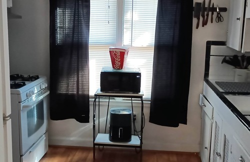 Grosse Pointe Apartment | Relax Near Grosse Pointe & Downtown Detroit.