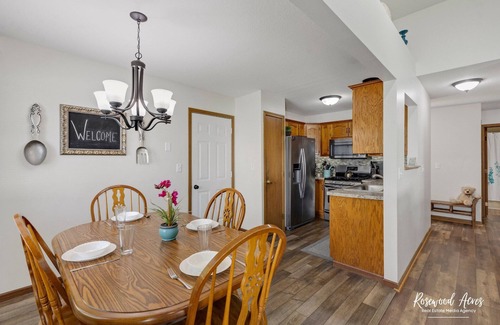 Manteno House | Relax near Olivet Nazarene University 12 min drive