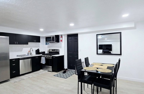 West Valley City House | Relax Oasis @ SLC near Airport Downtown Ski Hike