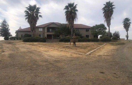 Merced County House | Relax on 475 acre scenic ranch, 4-Bed/BR, Surrounded by Nature, 1.5hr -Yosemite.