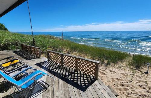 Montague House | Relax on Lake Michigan at Reagan's Landing
