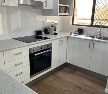 Inverell Apartment | Relax on Ross