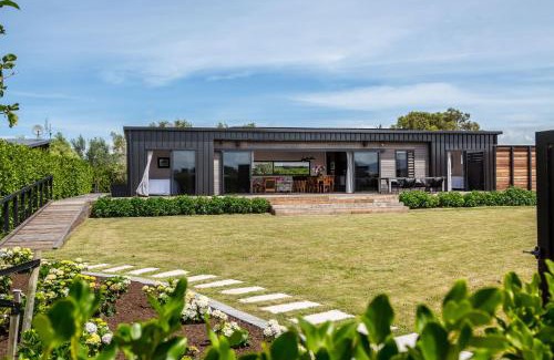 Martinborough House | Relax on the Deck