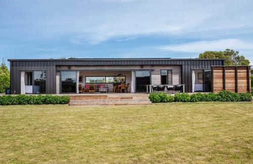 Martinborough House | Relax on the Deck