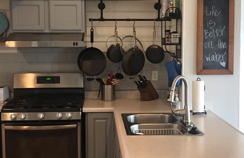 Scott County House | Relax On The Mississippi River Near LeClaire