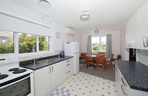 Riverton House | Relax on the Riviera