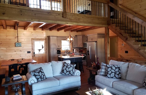 Walnut Mountain House | Relax on Top of the Ridge - Ellijay, GA
