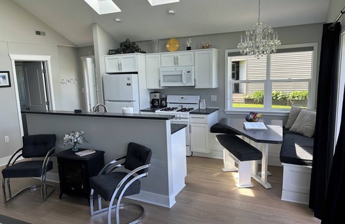 Battle Creek House | Relax or Play ALL YEAR ROUND At Our Cozy Lakefront Home.