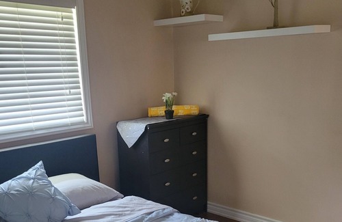 Fort Erie House | Relax or Play at Apple Orchard Lane.