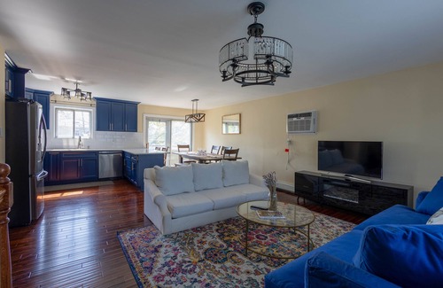 Deer Park House | Relax or Work While Away