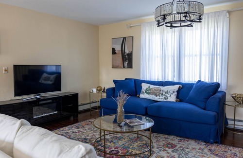 Deer Park House | Relax or Work While Away