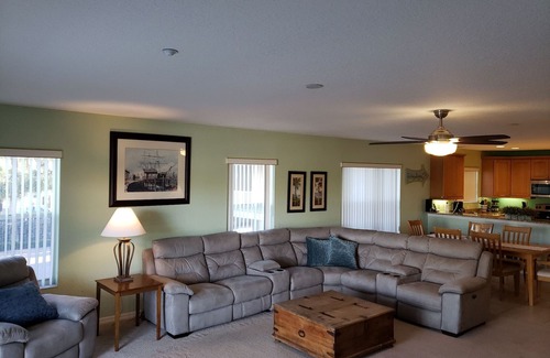 Independence Square Condo | Relax @ our spacious Beach Condo. 3 Bedrooms, Bonus room & 2 Baths nSleeps 6-10