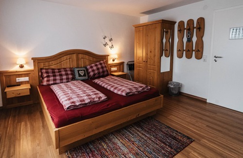 Altglashutten Bed & Breakfast | Relax Pension 01 Feldberg including Breakfast, Dinner, and Hochschwarzwald Card