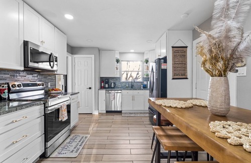 South Arlington House | Relax &Play: Pool& Spa,Game Room,Near Six Flags, AT&T Stadiums, Globe Life Field