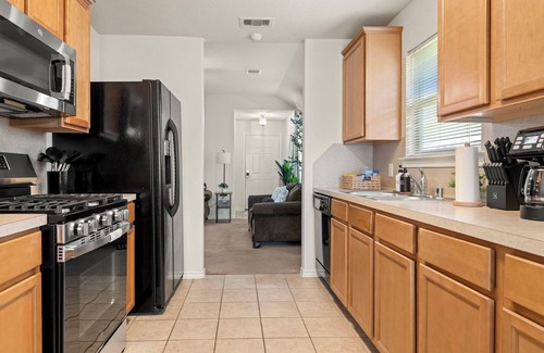 Houston House | Relax, Quiet, Clean, & 15min Away From Airport