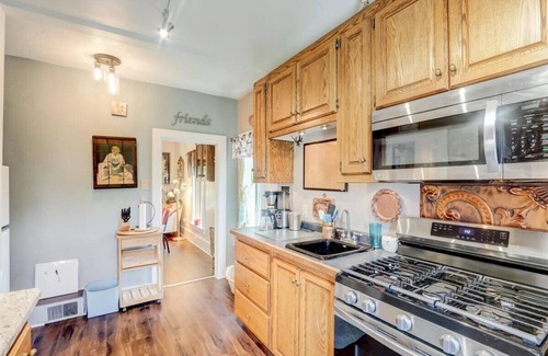 Lebanon House | Relax & Reboot in this Charming 2-Bedroom Townhome n