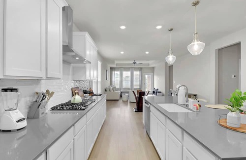 Buda House | Relax+Recharge/4BR Retreat w/Gym & Wine Nearby