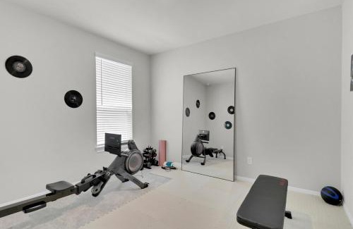 Buda House | Relax-Recharge 4BR Retreat w Gym & Wine Nearby