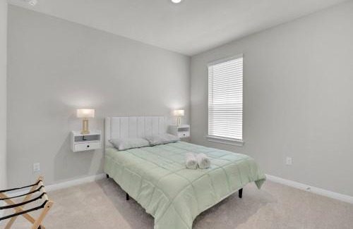 Buda House | Relax-Recharge 4BR Retreat w Gym & Wine Nearby