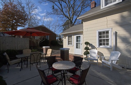 Zanoni House | Relax, Recharge And Enjoy.Near Williamsburg Walk To Restaurants and Shops